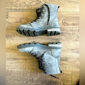 Sorel lug sole winter boots